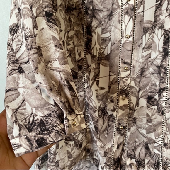 H&M Blouse - Picture 5 of 9